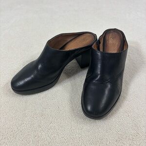 FRYE Ray Black Leather Slip On Mules Size 7M Pre-Owned